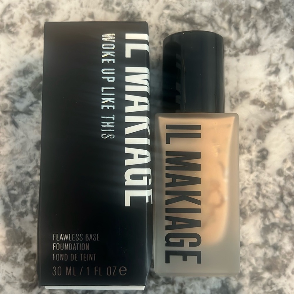 IL MAKIAGE flawless base foundation